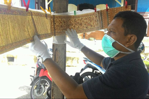 Restorasi Kertas Manuskrip Koleksi Surau Calau